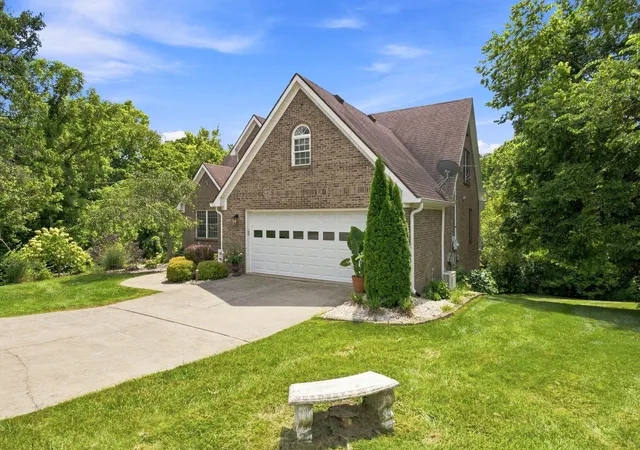 Photo 3 of Single family home for sale at 1002 Tyburn Ln, Frankfort, KY 40601 | MLS# 26020532 | Listing updated on 2026-09-25