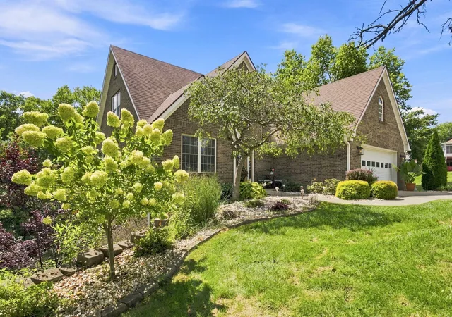 Photo 3 of Single family home for sale at 1002 Tyburn Ln, Frankfort, KY 40601 | MLS# 26020532 | Listing updated on 2026-09-25