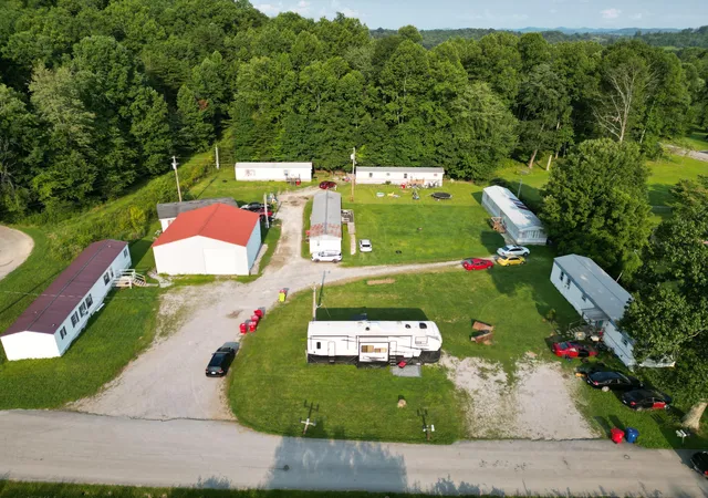 Photo 2 of Sale Pending at 90 E Robinson Rd, London, KY 40744 | MLS# 26020492 | Listing updated on 2026-08-14
