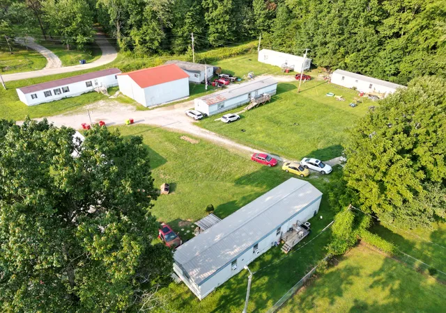 Photo 3 of Sale Pending at 90 E Robinson Rd, London, KY 40744 | MLS# 26020492 | Listing updated on 2026-08-14