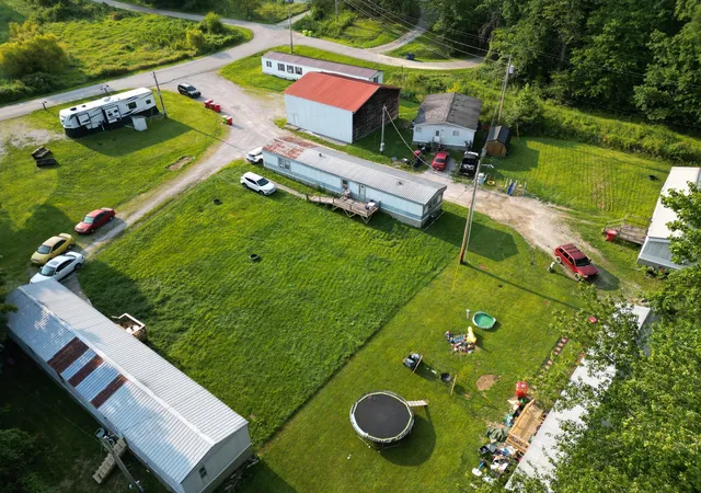 Photo 4 of Sale Pending at 90 E Robinson Rd, London, KY 40744 | MLS# 26020492 | Listing updated on 2026-08-14