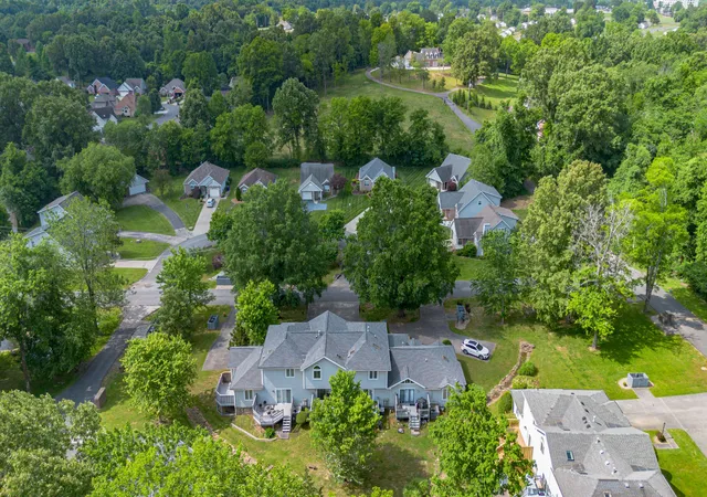 Photo 31 of Sale Pending at 914 Stonebrook Dr, Paducah, KY 42003 | MLS# 26020584 | Listing updated on 2026-08-20