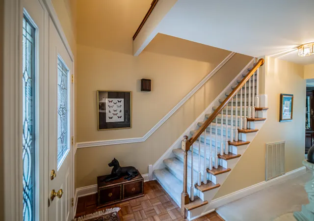 Photo 3 of Sale Pending at 914 Stonebrook Dr, Paducah, KY 42003 | MLS# 26020584 | Listing updated on 2026-08-20