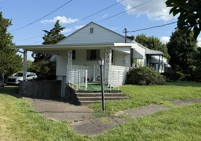 Photo 4 of Sale Pending at 875 S Bluelicks Pike Rd, Mount Olivet, KY 41064 | MLS# 26020670 | Listing updated on 2026-09-17