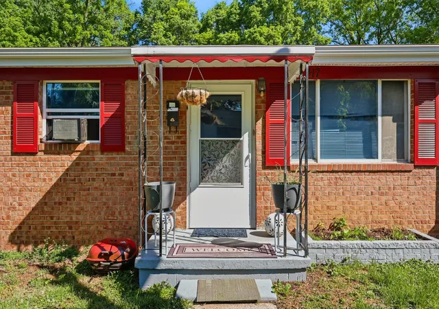 Photo 2 of Multi family home for sale at 415 417 Oak St, Lexington, KY 40508 | MLS# 26020678 | Listing updated on 2026-08-02