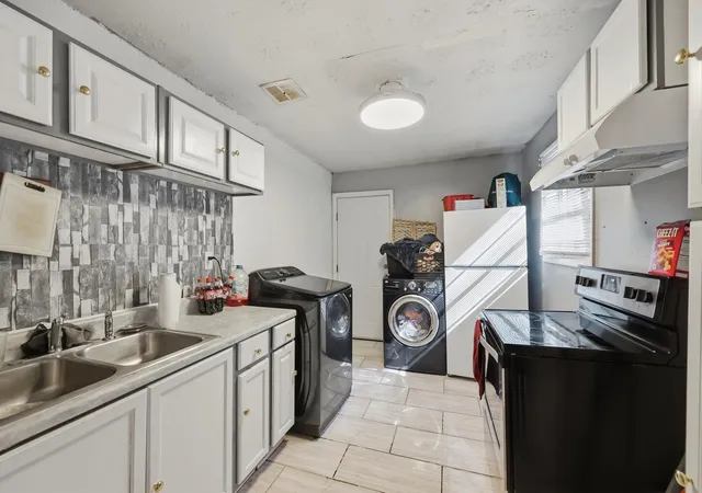Listing Photo 5 - Condo for sale in building located at 415-417 Oak St, Lexington, KY 40508