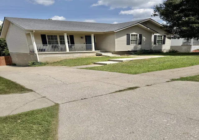 Photo 1 of Single family home for sale at 428 Waycross Dr, Winchester, KY 40391 | MLS# 26020651 | Listing updated on 2026-09-09