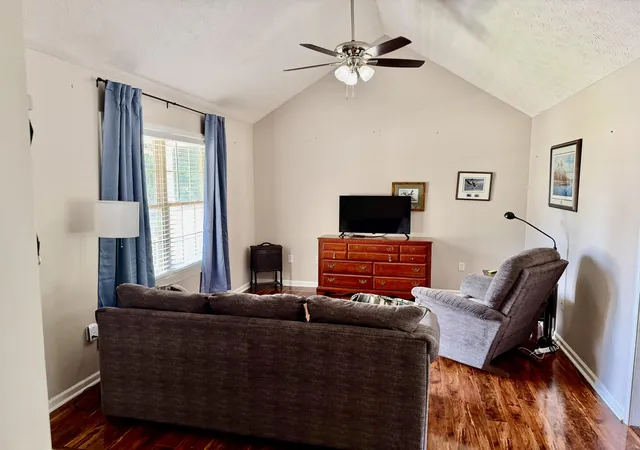 Photo 4 of Single family home for sale at 428 Waycross Dr, Winchester, KY 40391 | MLS# 26020651 | Listing updated on 2026-10-05
