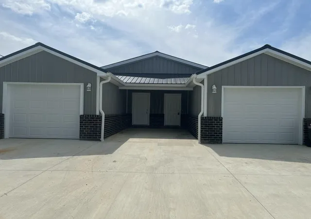 Photo 2 of Multi family home for sale at 314 Park Ave #A, Somerset, KY 42503 | MLS# 26020572 | Listing updated on 2026-08-01