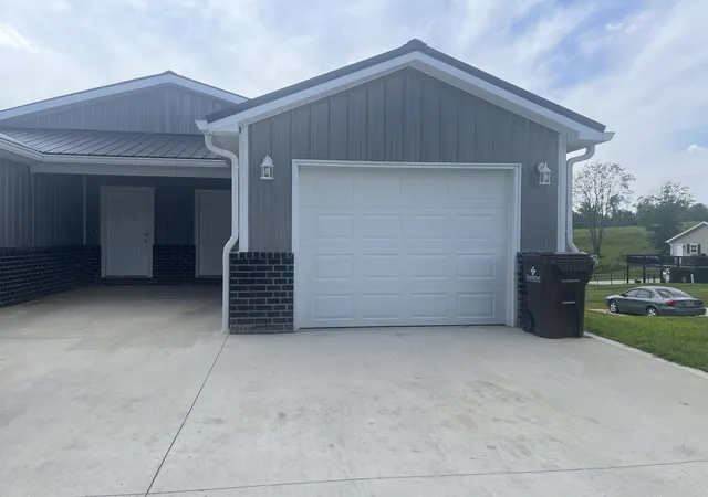 Photo 3 of Multi family home for sale at 314 Park Ave #B, Somerset, KY 42503 | MLS# 26020576 | Listing updated on 2026-08-01