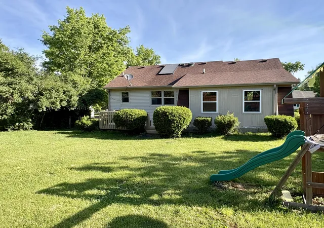 Photo 3 of Single family home for sale at 1704 Masters Ln, Lexington, KY 40515 | MLS# 26020633 | Listing updated on 2026-09-11