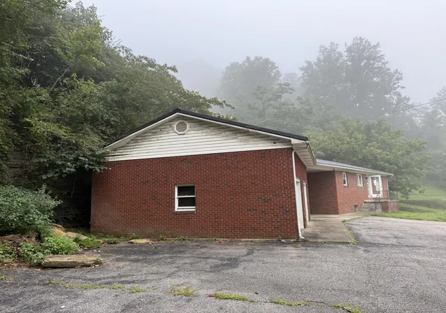 Photo 4 of Sale Pending at 1044 Kentucky 1426, Banner, KY 41603 | MLS# 26020589 | Listing updated on 2026-08-19