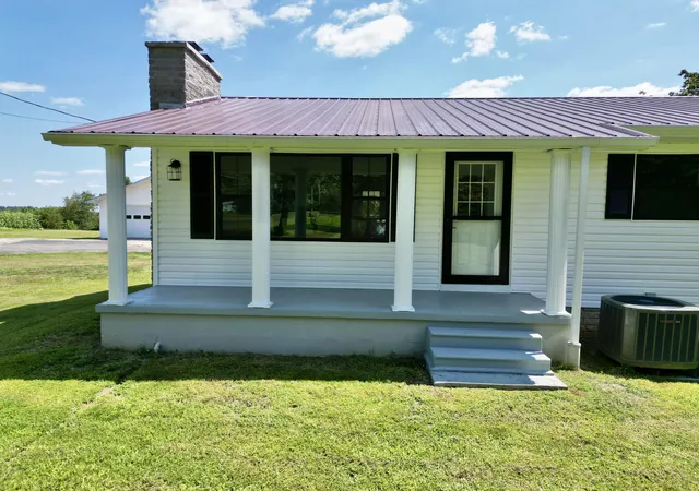 Photo 3 of Single family home for sale at 6897 Highway 52, Beattyville, KY 41311 | MLS# 26020663 | Listing updated on 2026-08-28