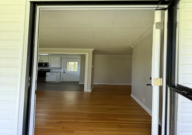 Photo 4 of Single family home for sale at 6897 Highway 52, Beattyville, KY 41311 | MLS# 26020663 | Listing updated on 2026-08-28