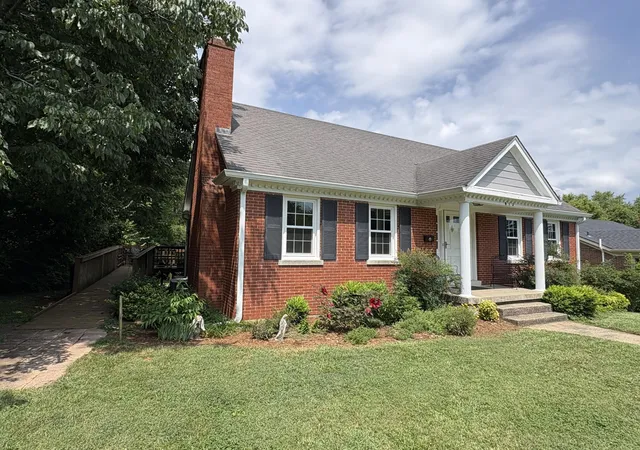 Photo 3 of Single family home for sale at 613 Portland Dr, Lexington, KY 40503 | MLS# 26020691 | Listing updated on 2026-08-07