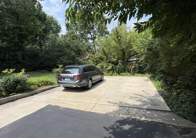 Photo 4 of Single family home for sale at 613 Portland Dr, Lexington, KY 40503 | MLS# 26020691 | Listing updated on 2026-08-07