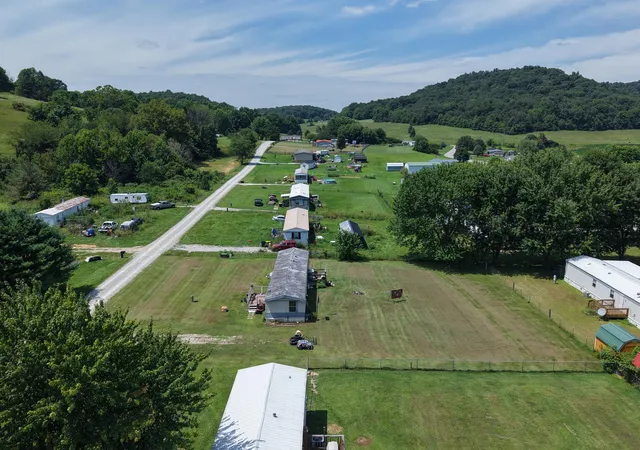 Photo 4 of Land for sale at 408 Sunnydale Ests, Mount Vernon, KY 40456 | MLS# 26020601 | Listing updated on 2026-09-10
