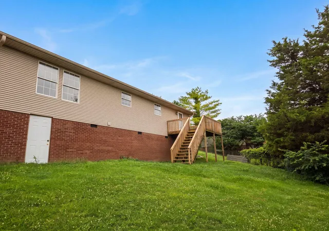 Photo 4 of Single family home for sale at 1317 Twin Brk Dr, Berea, KY 40403 | MLS# 26020598 | Listing updated on 2026-08-24