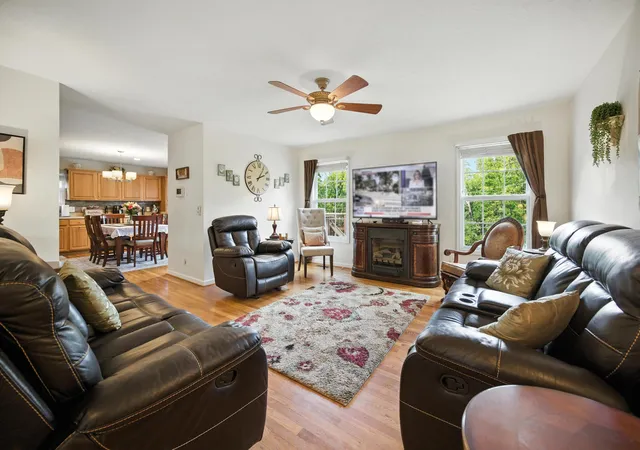 Photo 2 of Single family home for sale at 1166 Devane Ln, Frankfort, KY 40601 | MLS# 26020624 | Listing updated on 2026-08-24