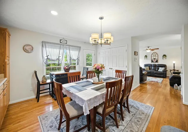 Photo 3 of Single family home for sale at 1166 Devane Ln, Frankfort, KY 40601 | MLS# 26020624 | Listing updated on 2026-08-24