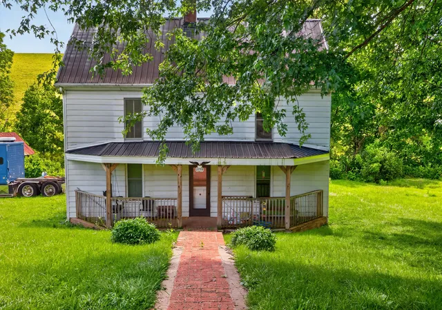 Photo 2 of Single family home for sale at 2770 Deep Crk Rd, Perryville, KY 40468 | MLS# 26020614 | Listing updated on 2026-08-01