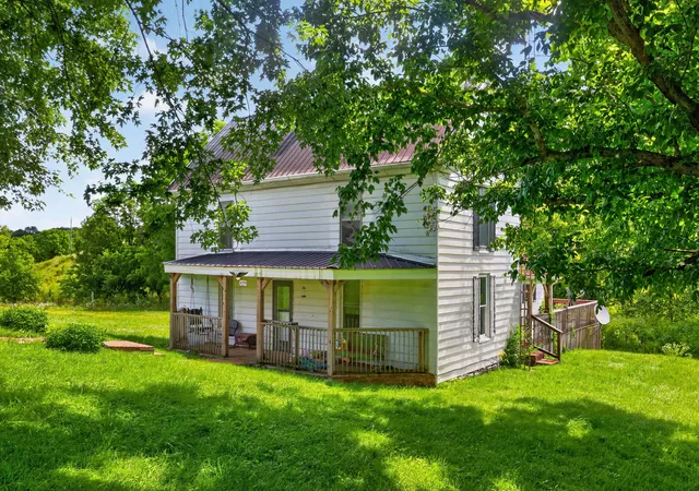Photo 3 of Single family home for sale at 2770 Deep Crk Rd, Perryville, KY 40468 | MLS# 26020614 | Listing updated on 2026-08-01