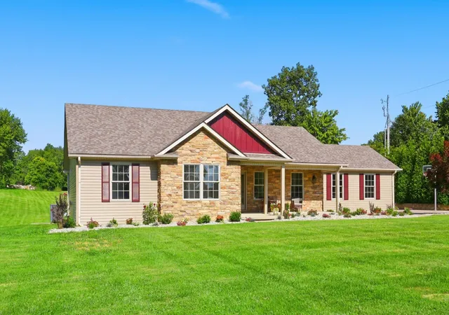 Photo 3 of Single family home for sale at 830 Charlie Norris Rd, Richmond, KY 40475 | MLS# 26020629 | Listing updated on 2026-09-14