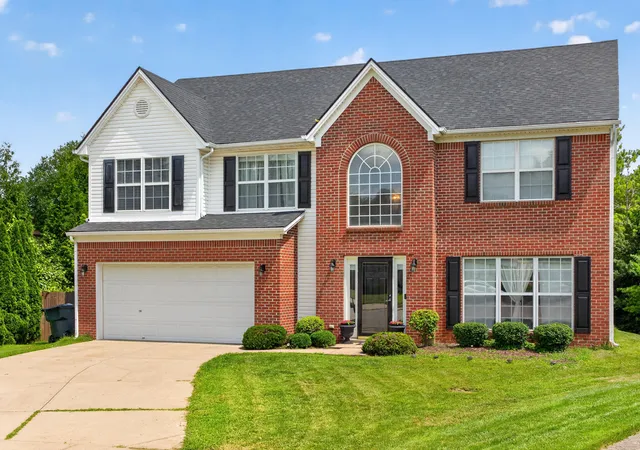 Photo 2 of Single family home for sale at 5072 Middleton Pl, Lexington, KY 40515 | MLS# 26020640 | Listing updated on 2026-08-01