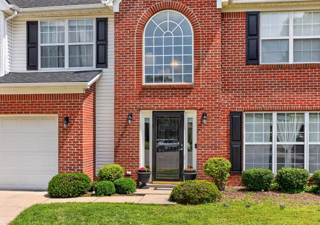 Photo 3 of Single family home for sale at 5072 Middleton Pl, Lexington, KY 40515 | MLS# 26020640 | Listing updated on 2026-08-01