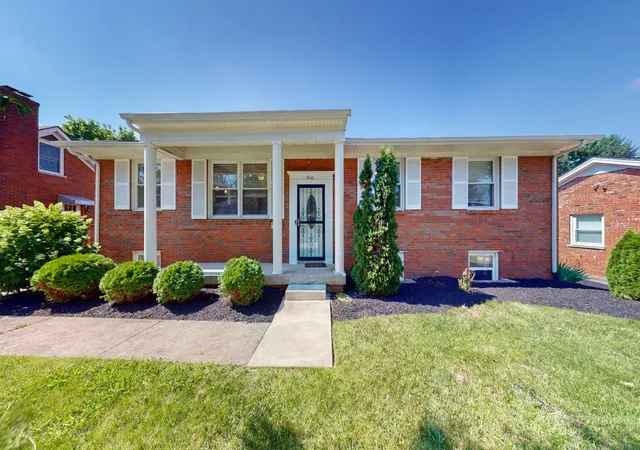 Single family home for sale at 856 Pinkney Dr, Lexington, KY 40504 | MLS# 26020672