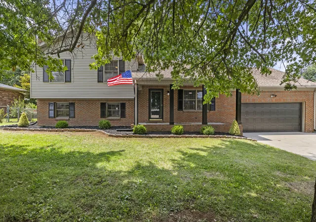Photo 2 of Single family home for sale at 165 Paddock Dr, Versailles, KY 40383 | MLS# 26022276 | Listing updated on 2026-09-12