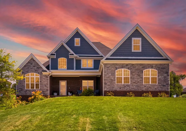 Photo 2 of Single family home for sale at 275 Inverness Trl, Richmond, KY 40475 | MLS# 26020661 | Listing updated on 2026-08-17