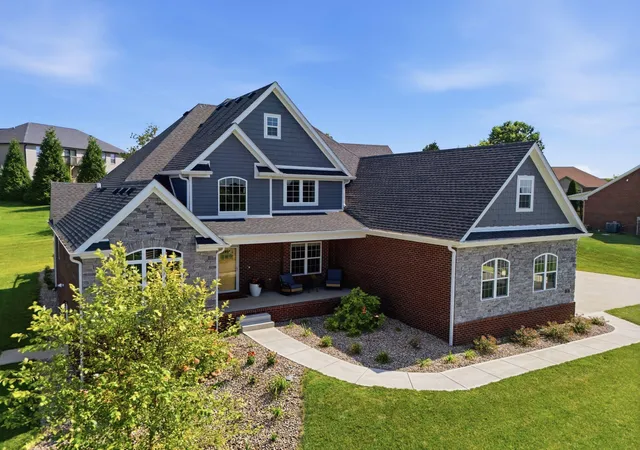 Photo 3 of Single family home for sale at 275 Inverness Trl, Richmond, KY 40475 | MLS# 26020661 | Listing updated on 2026-08-17