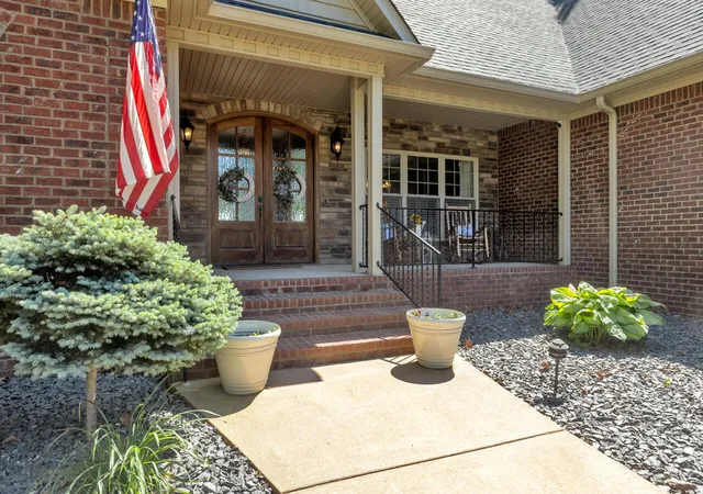 Photo 1 of Single family home for sale at 373 Sequoyah Trl, Cadiz, KY 42211 | MLS# 26020682 | Listing updated on 2026-08-25