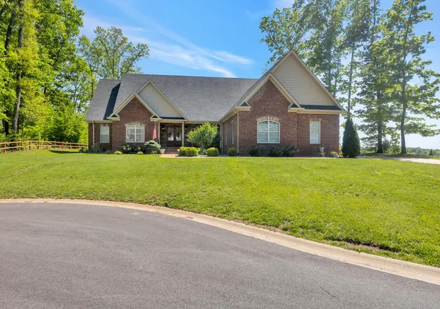 Photo 2 of Single family home for sale at 373 Sequoyah Trl, Cadiz, KY 42211 | MLS# 26020682 | Listing updated on 2026-08-25