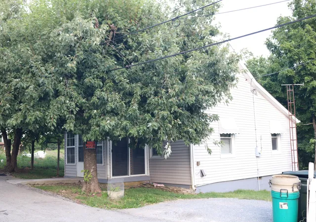 Single family home for sale at 222 Morgan St, Carlisle, KY 40311 | MLS# 26020683