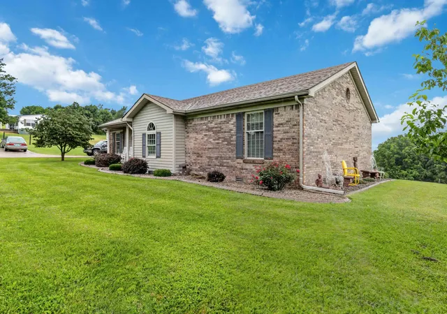 Photo 2 of Single family home for sale at 900 State Hwy 1194, Stanford, KY 40484 | MLS# 26020692 | Listing updated on 2026-09-02