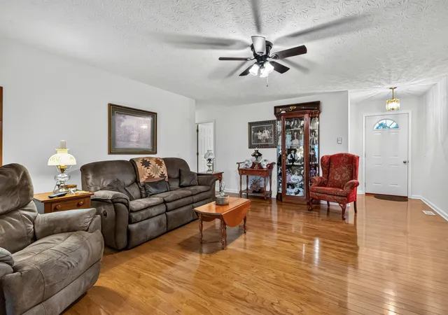 Photo 3 of Single family home for sale at 900 State Hwy 1194, Stanford, KY 40484 | MLS# 26020692 | Listing updated on 2026-09-02