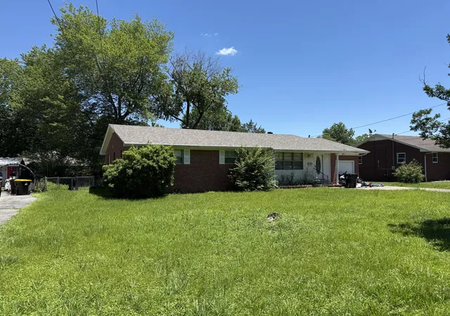 Photo 1 of Sale Pending at 818 N 19th Street, Murray, KY 42071 | MLS# 26020702 | Listing updated on 2026-08-02