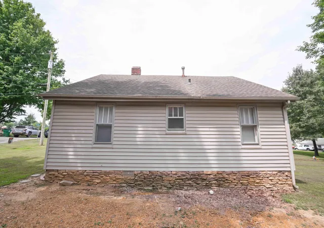 Photo 2 of Sale Pending at 1125 Depot St, Mayfield, KY 42066 | MLS# 26020705 | Listing updated on 2026-08-10