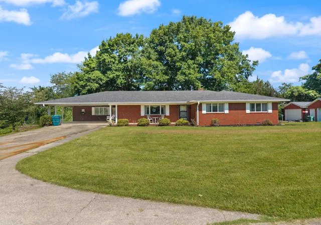 Photo 1 of Sale Pending at 210 Langdon Ave, Manchester, KY 40962 | MLS# 26020727 | Listing updated on 2026-08-13