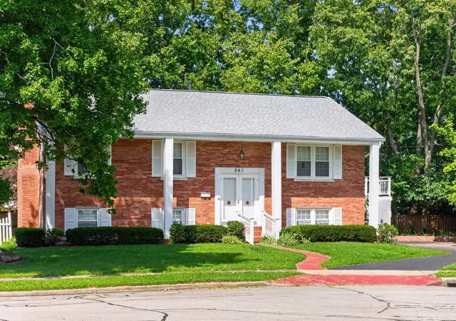 Photo 1 of Single family home for sale at 641 Bellcastle Rd, Lexington, KY 40505 | MLS# 26020710 | Listing updated on 2026-10-19
