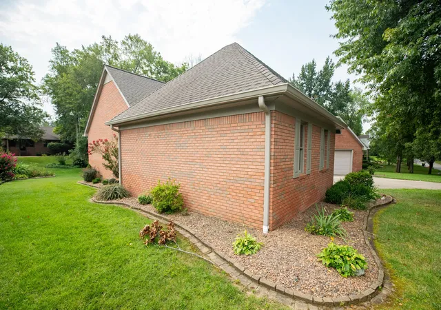 Photo 3 of Sale Pending at 1307 Fleetwood Dr, Murray, KY 42071 | MLS# 26020723 | Listing updated on 2026-09-03