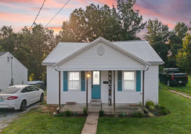 Photo 1 of Single family home for sale at 109 Turner Ave, Lancaster, KY 40444 | MLS# 26020726 | Listing updated on 2026-08-30