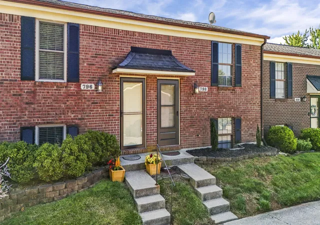 Photo 2 of Townhouse for sale at 798 Spring Meadows Dr, Lexington, KY 40504 | MLS# 26021132 | Listing updated on 2026-08-24