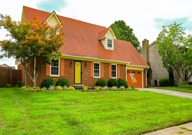 Photo 2 of Single family home for sale at 632 Deerfield Dr, Versailles, KY 40383 | MLS# 26020745 | Listing updated on 2026-08-10