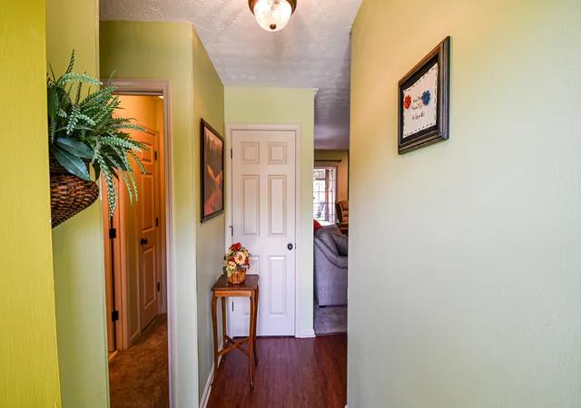 Photo 3 of Single family home for sale at 632 Deerfield Dr, Versailles, KY 40383 | MLS# 26020745 | Listing updated on 2026-08-10