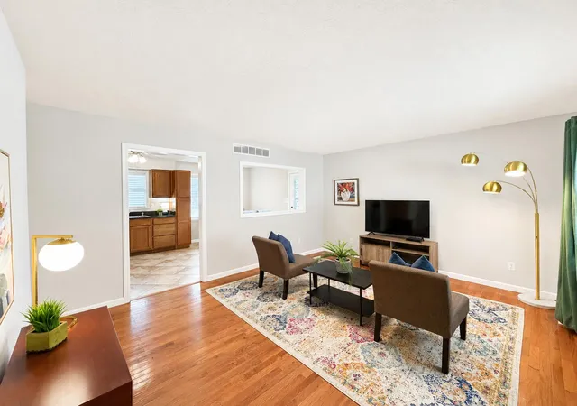 Photo 3 of Sale Pending at 116 Alpine Wy, Nicholasville, KY 40356 | MLS# 26022257 | Listing updated on 2026-09-07