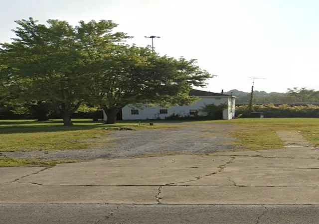 Listing Photo 2 - Condo for sale in building located at 1019 S Main St, Corbin, KY 40701 - Unit #