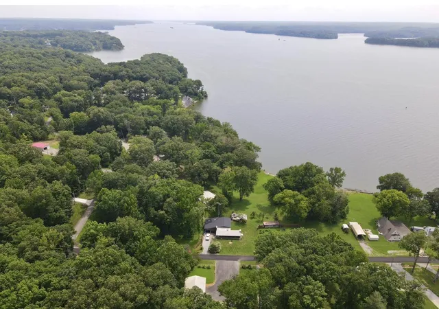 Photo 2 of Single family home for sale at 785 Rockcastle Lakeshore Dr, Cadiz, KY 42211 | MLS# 26020852 | Listing updated on 2026-09-04